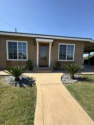Image 3 - 217 East Beacon Avenue, Tulare County, CA 93274, USA - House for sale