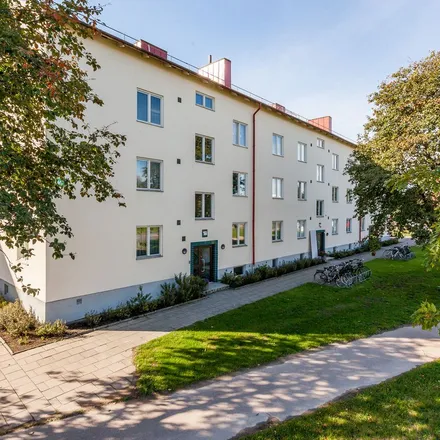 Rent this 2 bed apartment on Odalvägen 5B in 302 51 Halmstad, Sweden
