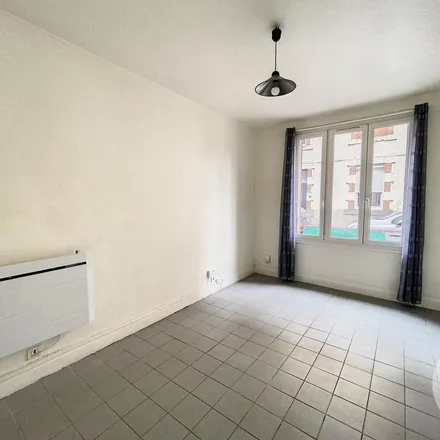 Rent this 1 bed apartment on Sœurs Clarisses capucines de Chamalières in Avenue de Villars, 63400 Chamalières