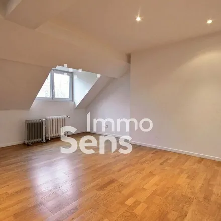 Rent this 2 bed apartment on 6 Place de la République in 59260 Hellemmes-Lille, France