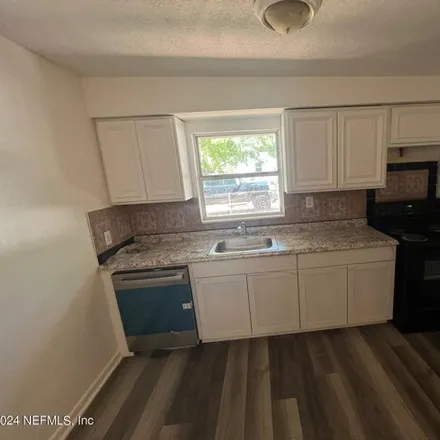 Image 3 - 2202 W 12th St, Jacksonville, Florida, 32209 - House for sale