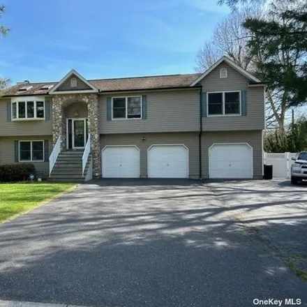 Buy this 6 bed house on 112 Little Plains Road in Greenlawn, NY 11743