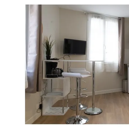 Image 1 - 8 Rue Maison Dieu, 75014 Paris, France - Apartment for rent