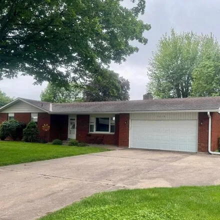 Buy this 3 bed house on 3247 Gross Gables in Quincy, IL 62305