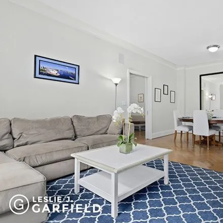 Image 3 - 10 West 82nd Street, New York, NY 10024, USA - Apartment for sale
