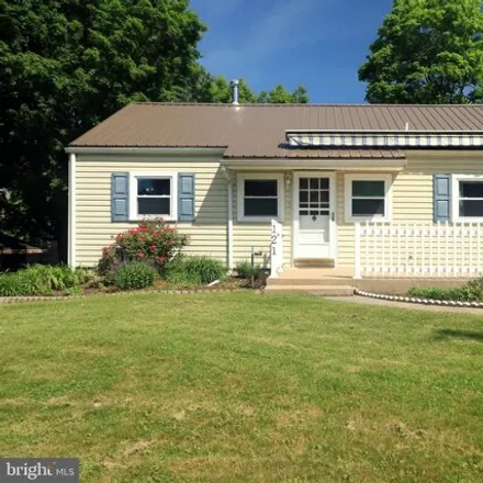 Buy this 3 bed house on 121 Pike View Road in State College, PA 16801