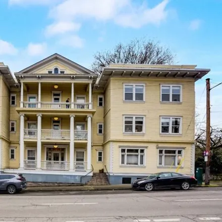 Buy this 1 bed condo on Northwest Lovejoy Street in Portland, OR 97205