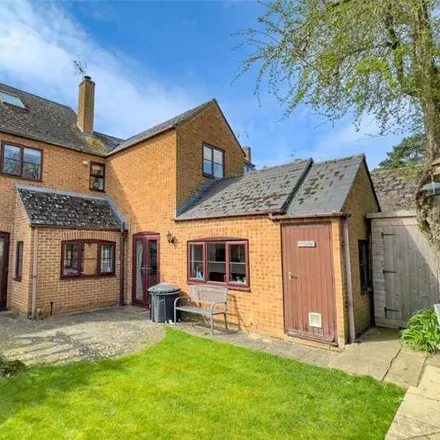 Buy this 5 bed house on Newland Mill in Witney, OX28 3HH