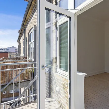 Rent this 3 bed apartment on Skrågade 35 in 9400 Nørresundby, Denmark