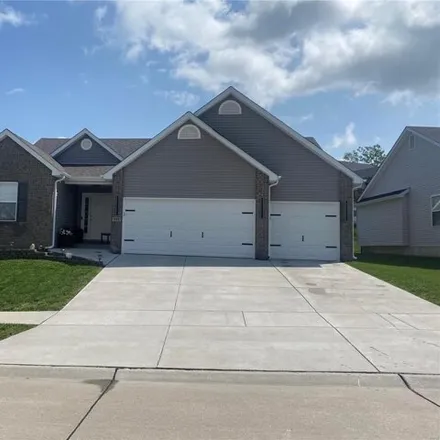 Buy this 3 bed house on Spring Valley Run in River View Township, MO 63028