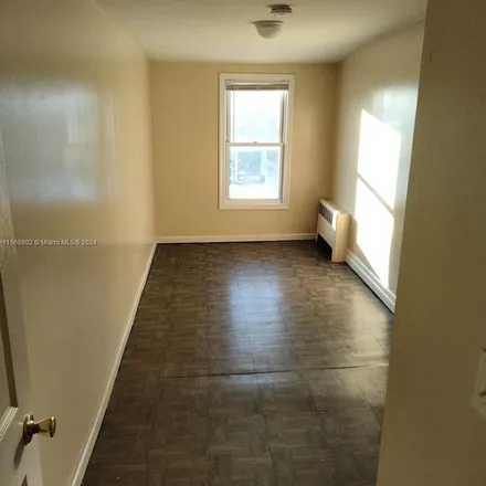 Rent this 2 bed apartment on 470 Wethersfield Avenue in Hartford, CT 06114