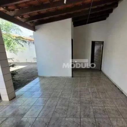 Rent this 3 bed house on Rua Jerônima Lucas Barros in Segismundo Pereira, Uberlândia - MG
