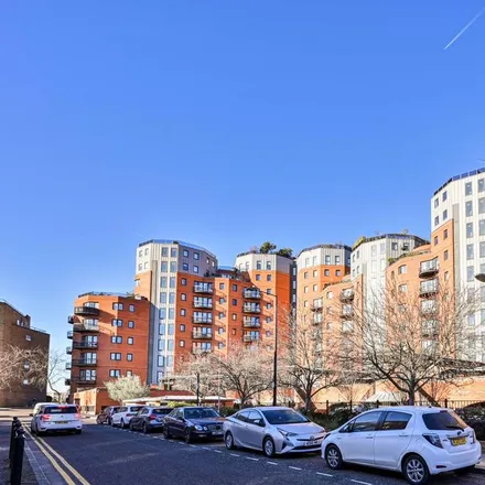 Image 2 - 3 Arnhem Place, Millwall, London, E14 8PD, United Kingdom - Apartment for rent