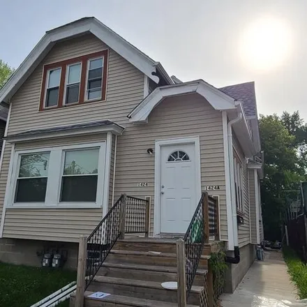 Buy this studio house on 1424 in 1424A South 20th Street, Milwaukee