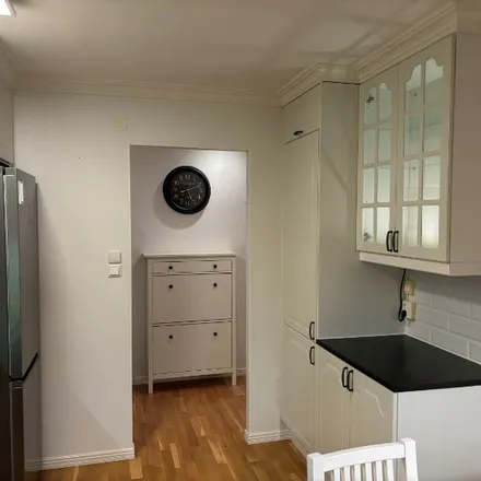 Rent this 2 bed apartment on Nolbyplans lekplats in Nolbyplan, 654 64 Karlstad