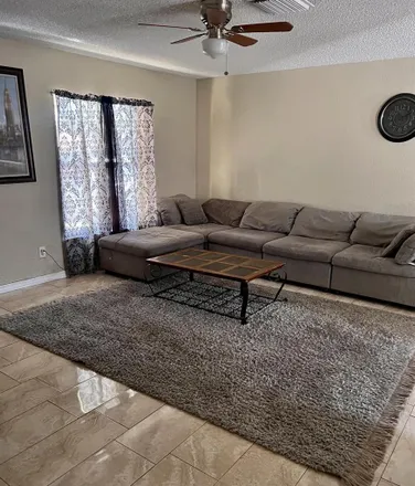 Image 6 - 72 Maple Avenue, Lake Shore Estates, Pinellas County, FL 34684, USA - Room for rent