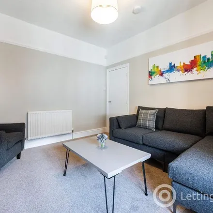 Image 2 - Irlam Square, Pendlebury, M6 7GZ, United Kingdom - Apartment for rent