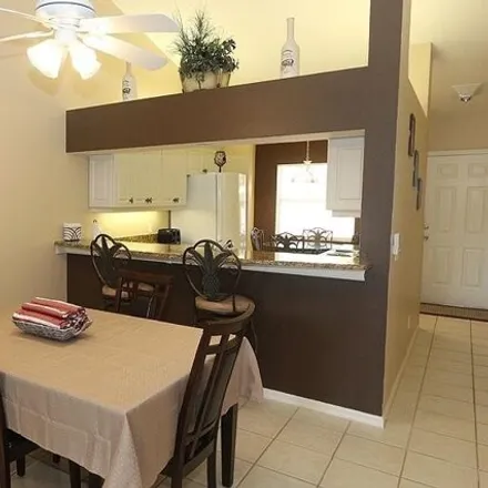 Image 9 - 295 Robin Hood Circle, Collier County, FL 34104, USA - Condo for rent