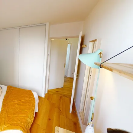 Rent this 4 bed room on 62 rue de Brest