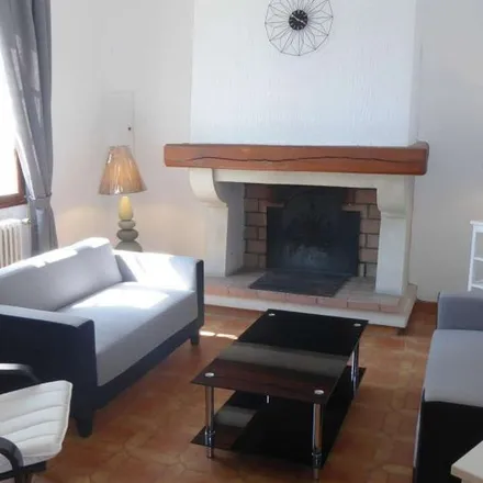 Rent this 4 bed apartment on Comédie in Place de la Comédie, 34062 Montpellier