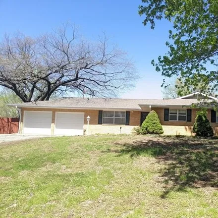 Buy this 3 bed house on 242 Lakeview Drive in Independence, KS 67301
