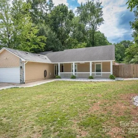Buy this 3 bed house on 4004 Bon-Rea Drive in Charlotte, NC 28226