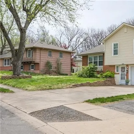 Image 3 - 5076 Hawthorne Avenue, Kansas City, MO 64133, USA - House for sale