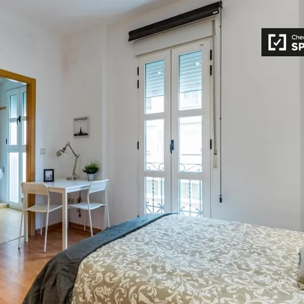 Rent this 4 bed room on Avinguda Doctor Peset Aleixandre in 46019 Valencia, Spain