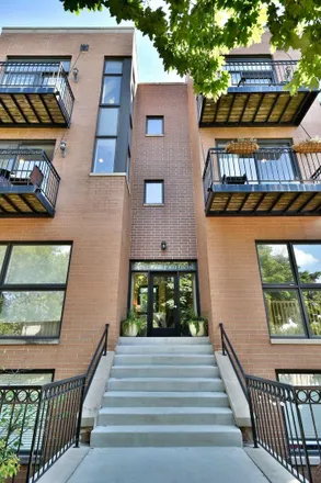 Image 4 - 2901 North Fairfield Avenue, Chicago, IL 60618, USA - House for sale