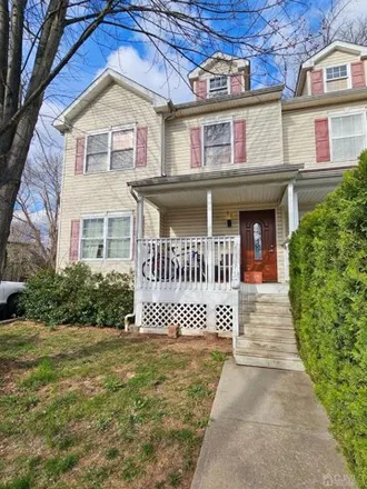 Image 1 - 5 South Ward Street, North Brunswick Township, NJ 08901, USA - Apartment for sale