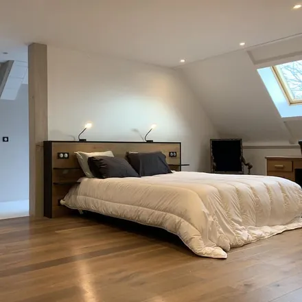 Rent this 5 bed house on Ploeren in Rue de la Mairie, 56880 Ploeren