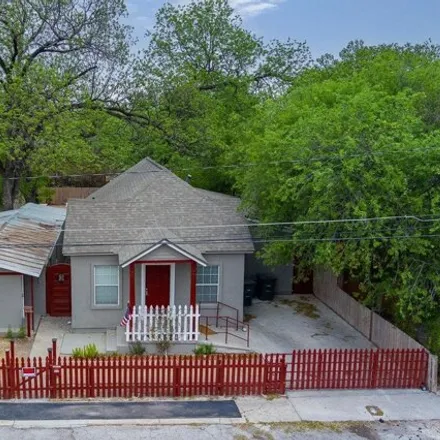 Buy this 3 bed house on 476 Washington Street in Del Rio, TX 78840