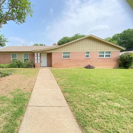 Rent this 3 bed house on 1945 Plantation Parkway in Prosper, TX 76227