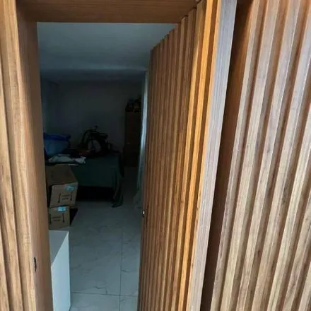 Buy this 5 bed house on Rua C-181 in Parque Amazonia, Goiânia - GO