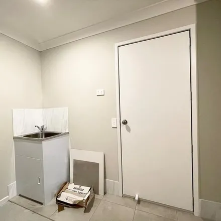 Rent this 4 bed apartment on Helen Street in Hillcrest QLD 4118, Australia