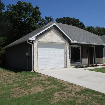 Buy this 2 bed house on Ravine Street in Emory, Rains County