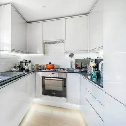 Image 3 - Beechwood Close, The Hale, London, NW7 3LS, United Kingdom - Apartment for rent