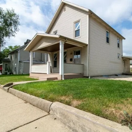 Buy this 3 bed house on Annie's Eats Carry-Out and Catering in 606 North Clinton Street, Bloomington