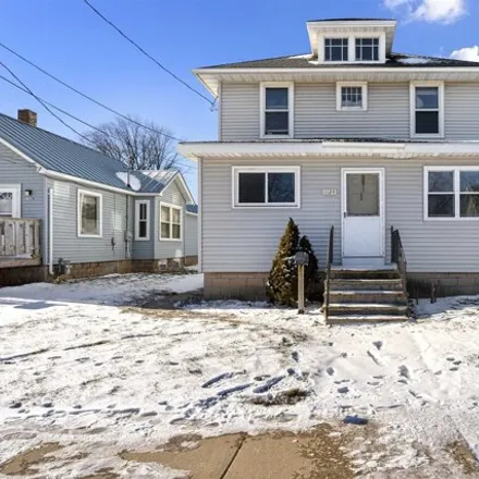 Buy this studio house on 1128 Doty Street in Green Bay, WI 54301