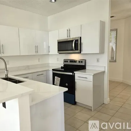 Image 2 - 15820 SW 12 Th St, Unit # 15820 - Townhouse for rent