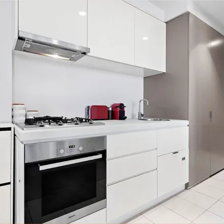Image 2 - 33 Mackenzie Street, Melbourne VIC 3000, Australia - Apartment for rent
