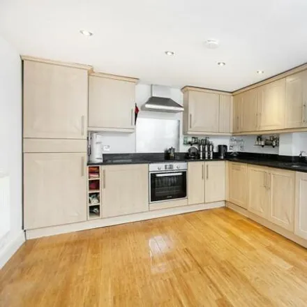 Image 6 - 358 Caledonian Road, London, N1 1DT, United Kingdom - Apartment for sale