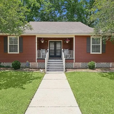Buy this 3 bed house on 306 Edgehaven Drive in Highland Estates, East Baton Rouge Parish