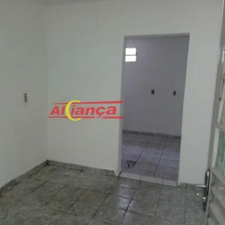 Rent this 1 bed house on Rua Décio Vilares in Picanço, Guarulhos - SP