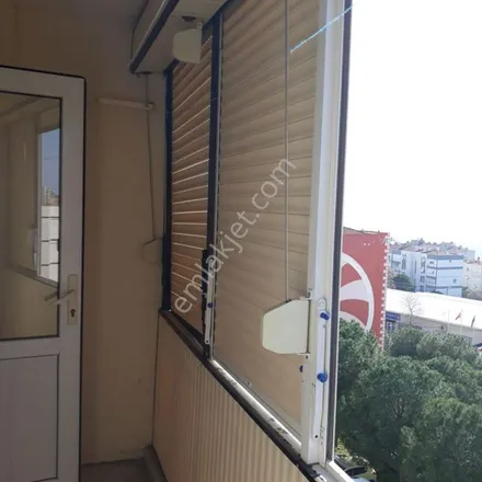 Rent this 3 bed apartment on Egekent Pazaryeri in 884. Sokak, 35610 Çiğli