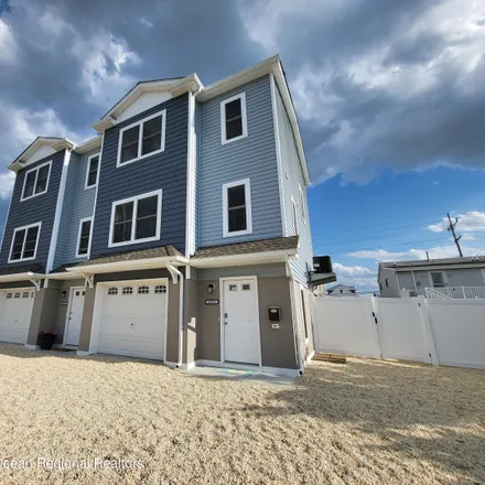 Image 2 - 304 Riviera Drive, Riviera on the Barnegat, Lacey Township, NJ 08731, USA - Duplex for sale
