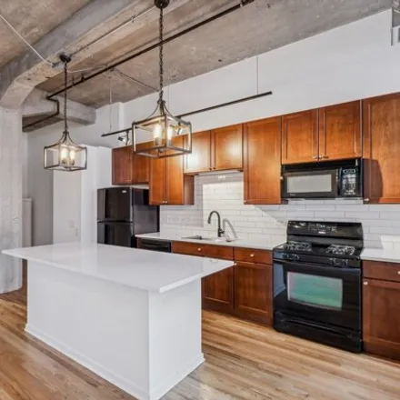 Image 6 - The Edge Lofts and Tower, 210 South Desplaines Street, Chicago, IL 60661, USA - House for rent