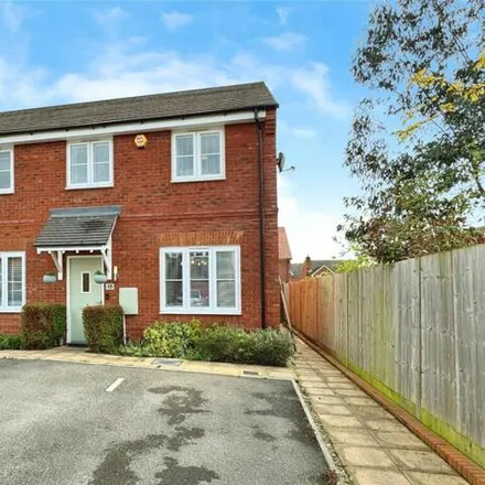 Buy this 3 bed house on Maybank in Shinfield, RG2 9RE