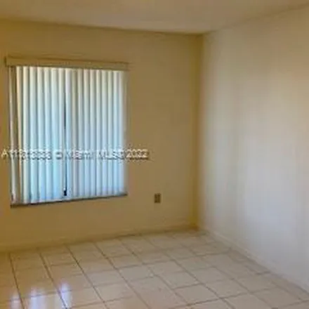 Image 1 - 2015 West Flagler Street, Latin Quarter, Miami, FL 33135, USA - Apartment for rent