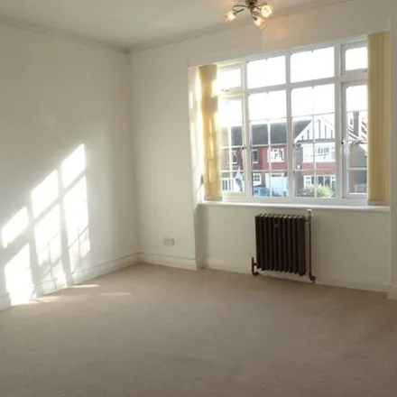 Image 3 - Boundary Road, Worthing, BN11 4SX, United Kingdom - Apartment for rent